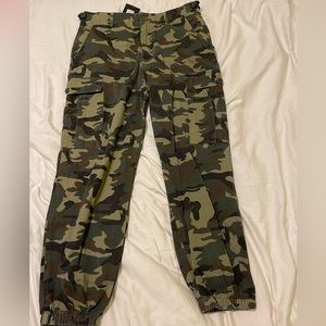 Fashion Nova Cargo Pants- Camo, Size L